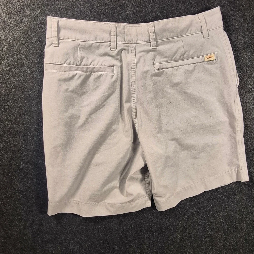 Faherty All Day Shorts Mens 28 Light Gray Hybrid Coastal Casual Quick Dri 7 in